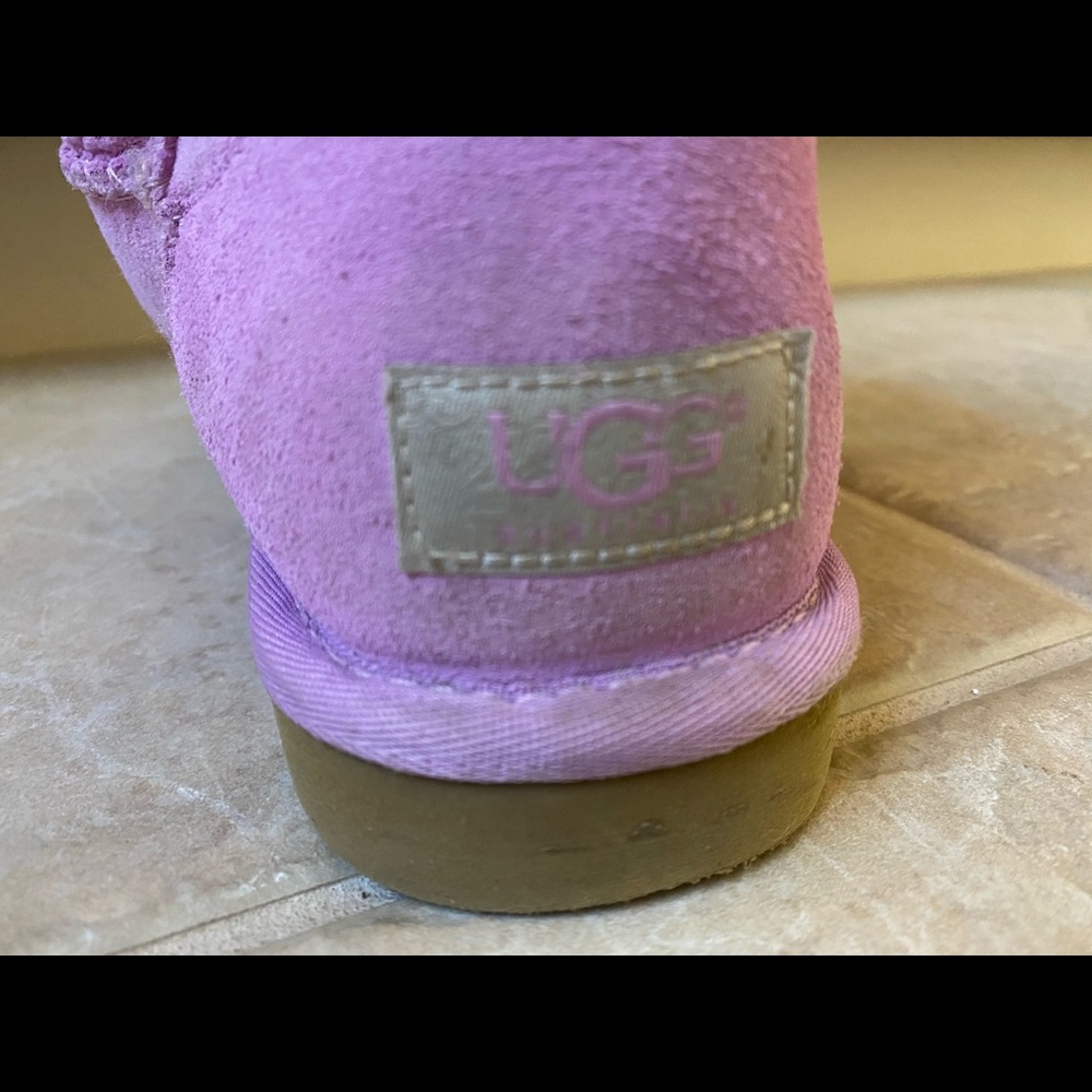 COPY - Uggs size 6 boots with Bailey button! - Picture 9 of 13